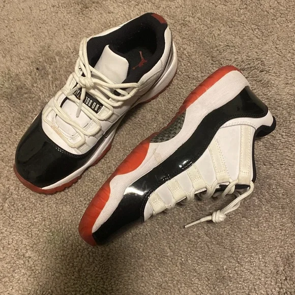 Jordan 11s retro low Concord Bred - Picture 3 of 5